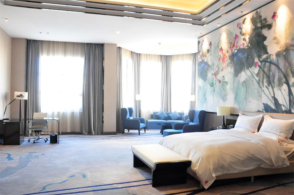 Baotou West Lake Hotel Exterior photo