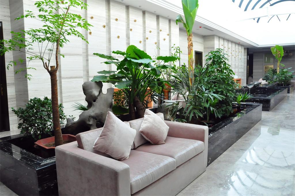 Baotou West Lake Hotel Exterior photo