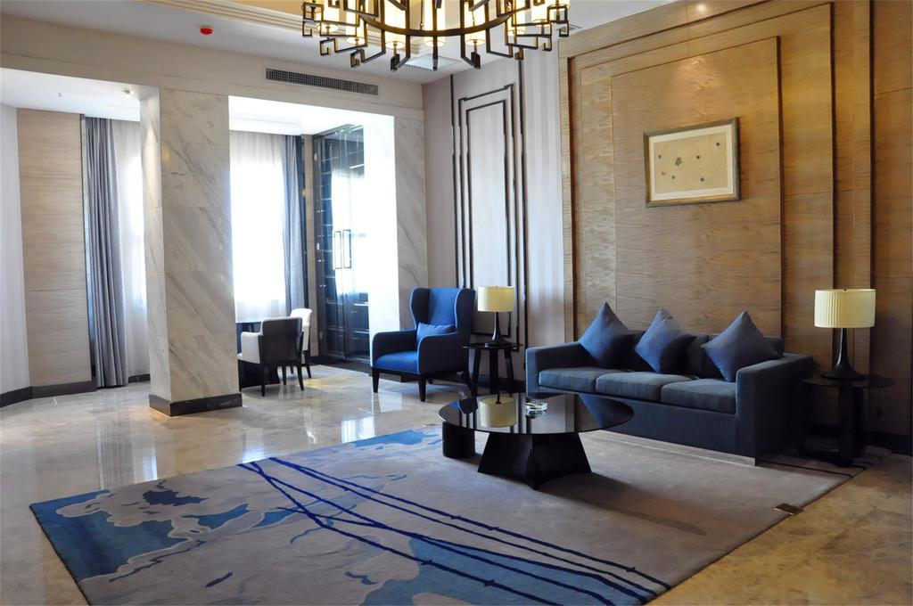 Baotou West Lake Hotel Exterior photo