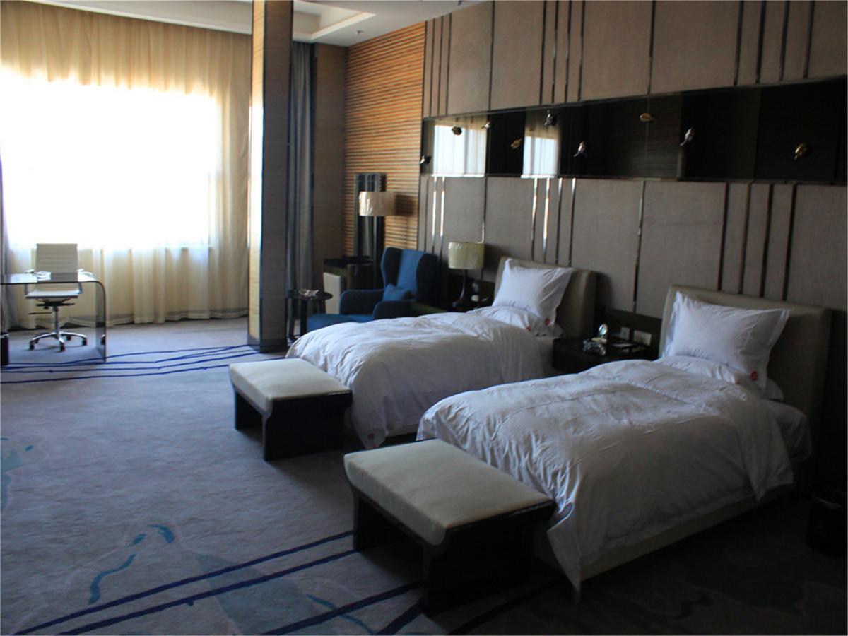 Baotou West Lake Hotel Room photo