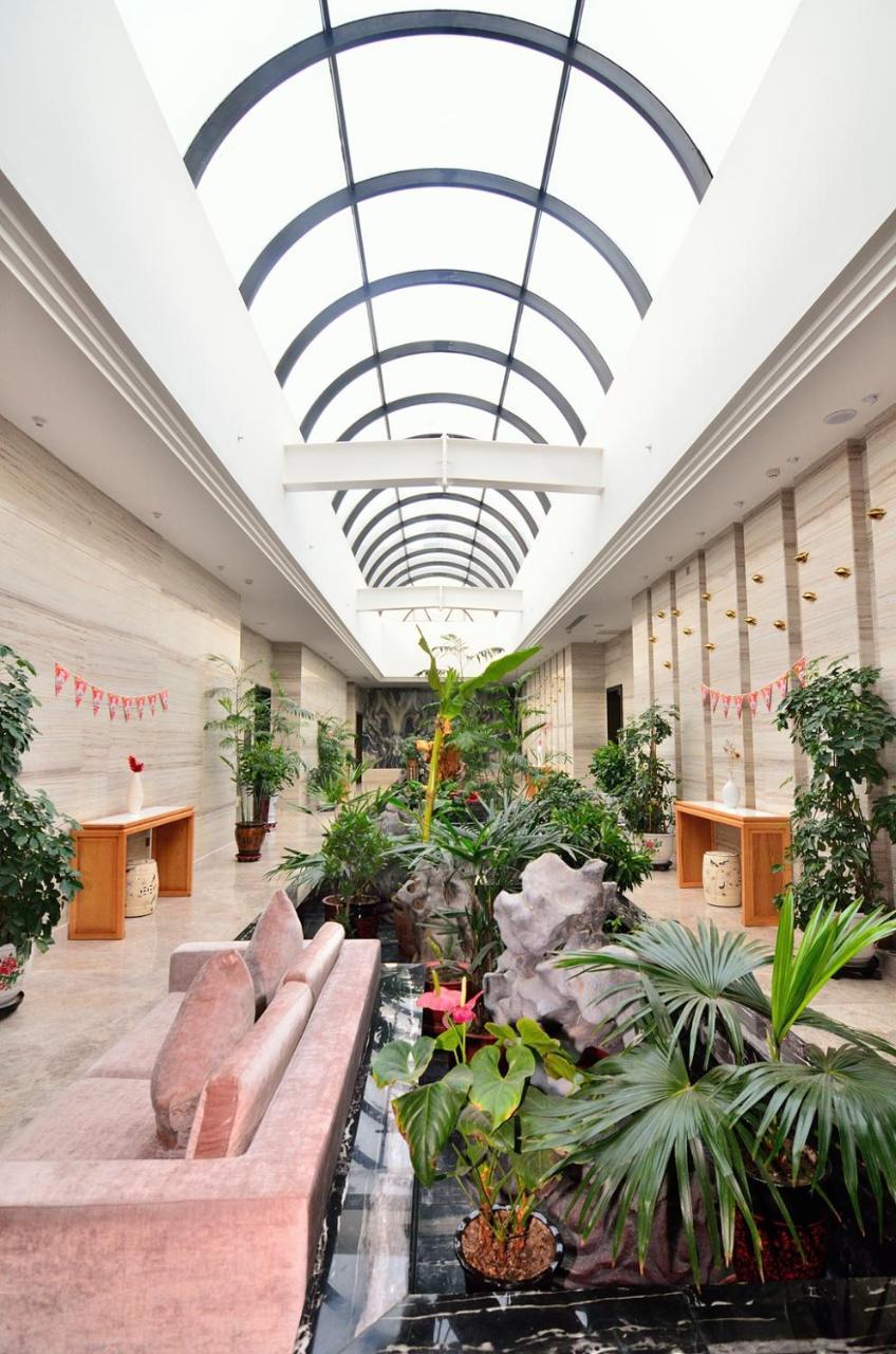 Baotou West Lake Hotel Exterior photo
